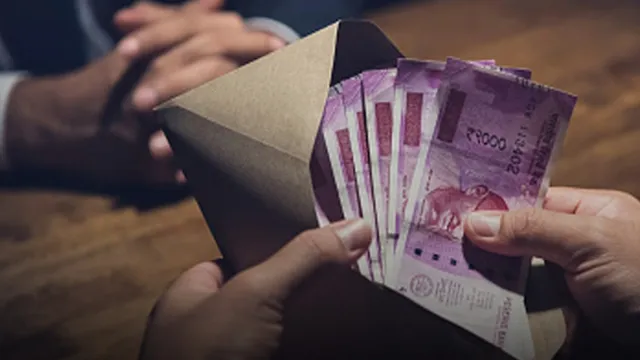 Srinagar Ex-Patwari Bribery Case के तहत एक दशक से चल रहे न्याय के इंतजार का अंत आखिरकार एक कड़े फैसले के साथ हुआ है।