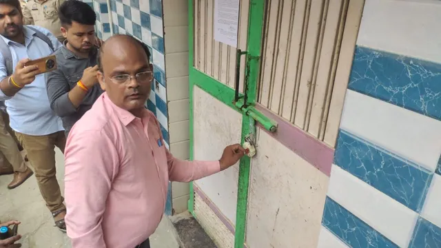 Ghaziabad Illegal Madrasa: рдЖрдЦрд┐рд░ рдХреНрдпреЛрдВ рдкрд╣реБрдВрдЪрд╛ рдкреНрд░рд╢рд╛рд╕рди рдореМрдХреЗ рдкрд░?
