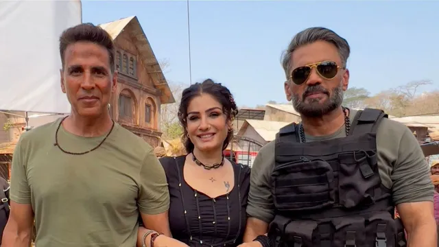Akshay Kumar leading the massive ensemble cast in a hilarious scene from Welcome to the Jungle Box Office Collection Day 5 report.