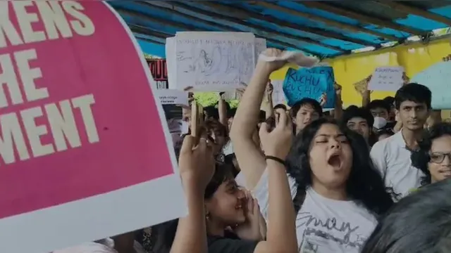 Dibisa Mahanta NEET Protest: असम सरकार के मंत्री की बेटी उतरीं सड़कों पर, मचा हड़कंप