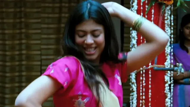 Legendary singer Sharda Sinha performing the iconic folk song Taar Bijli from the movie Gangs of Wasseypur 2.