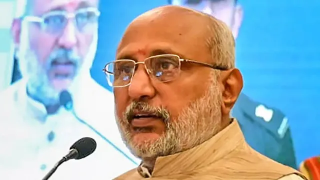 पंजाब की सियासत में बड़ा सियासी भूचाल: चुनाव से पहले Punjab BJP में शामिल हुए 500 से ज्यादा सरपंच और किसान नेता, सीएम सैनी ने पहनाया पटका