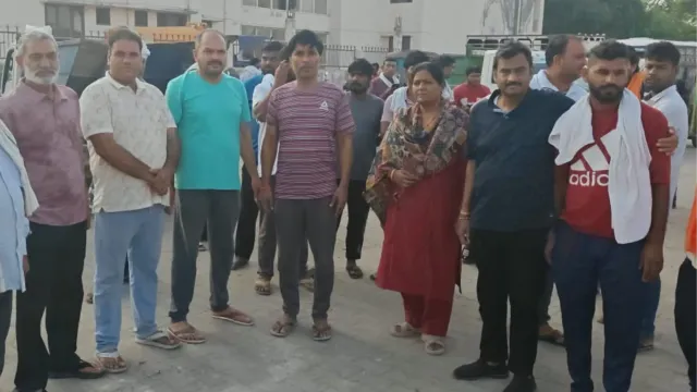 सोनीपत में जेबीएम के कूड़ा उठान दावों का पर्दाफाश: 110 के बदले मिलीं सिर्फ 45 गाड़ियां, हेल्पर भी नदारद, पार्षदों ने खोला मोर्चा