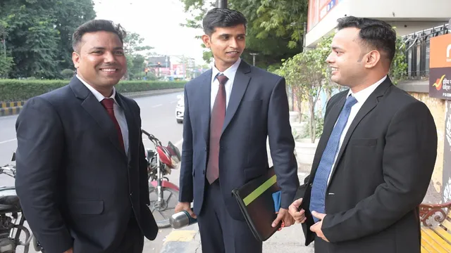 UP PCS 2025 Interview: बंद कमरे में महाभारत से लेकर ‘दृश्यम’ तक के सवालों से घिरे अभ्यर्थी, परखी गई प्रशासनिक समझ