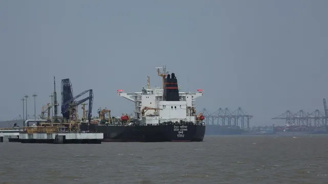 India West Asia Oil Imports: रूस को पीछे छोड़ खाड़ी देशों की ओर मुड़ा भारत, वैश्विक ऊर्जा बाजार में बड़ा बदलाव